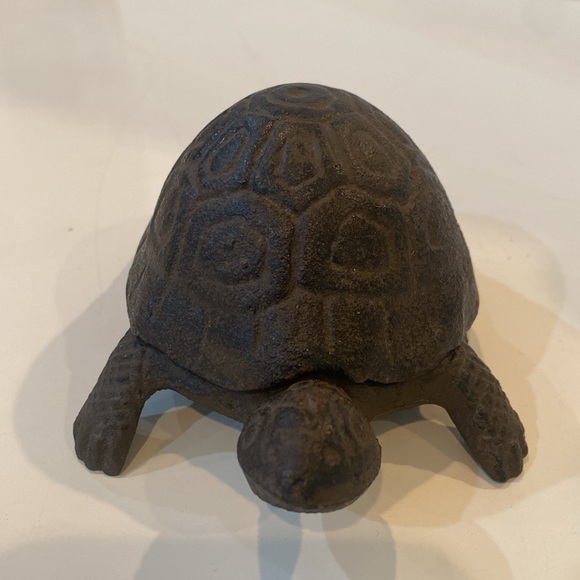 Turtle Tortoise Cast Iron Garden Decoration Key Hider Holder or trinket box VGUC - Picture 2 of 10